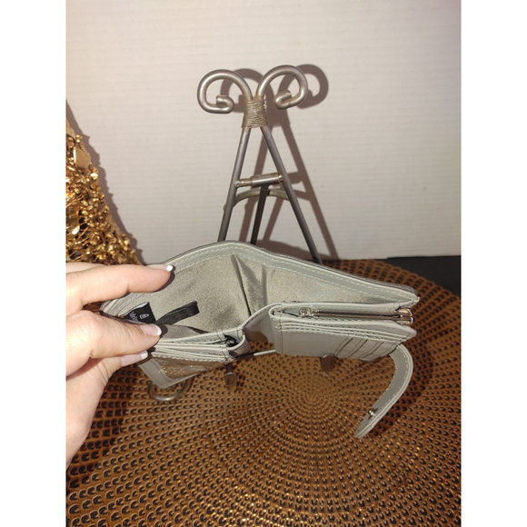 MundiSafeKeeper RFID Leat her Walket - Picture 7 of 7